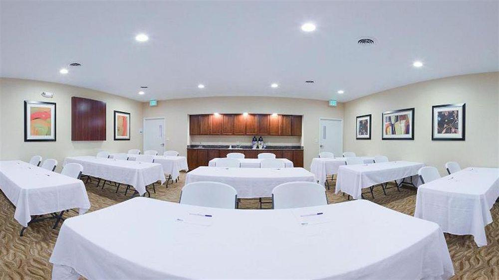 Holiday Inn Express Hotel And Suites Lincoln Airport By Ihg Eksteriør bilde
