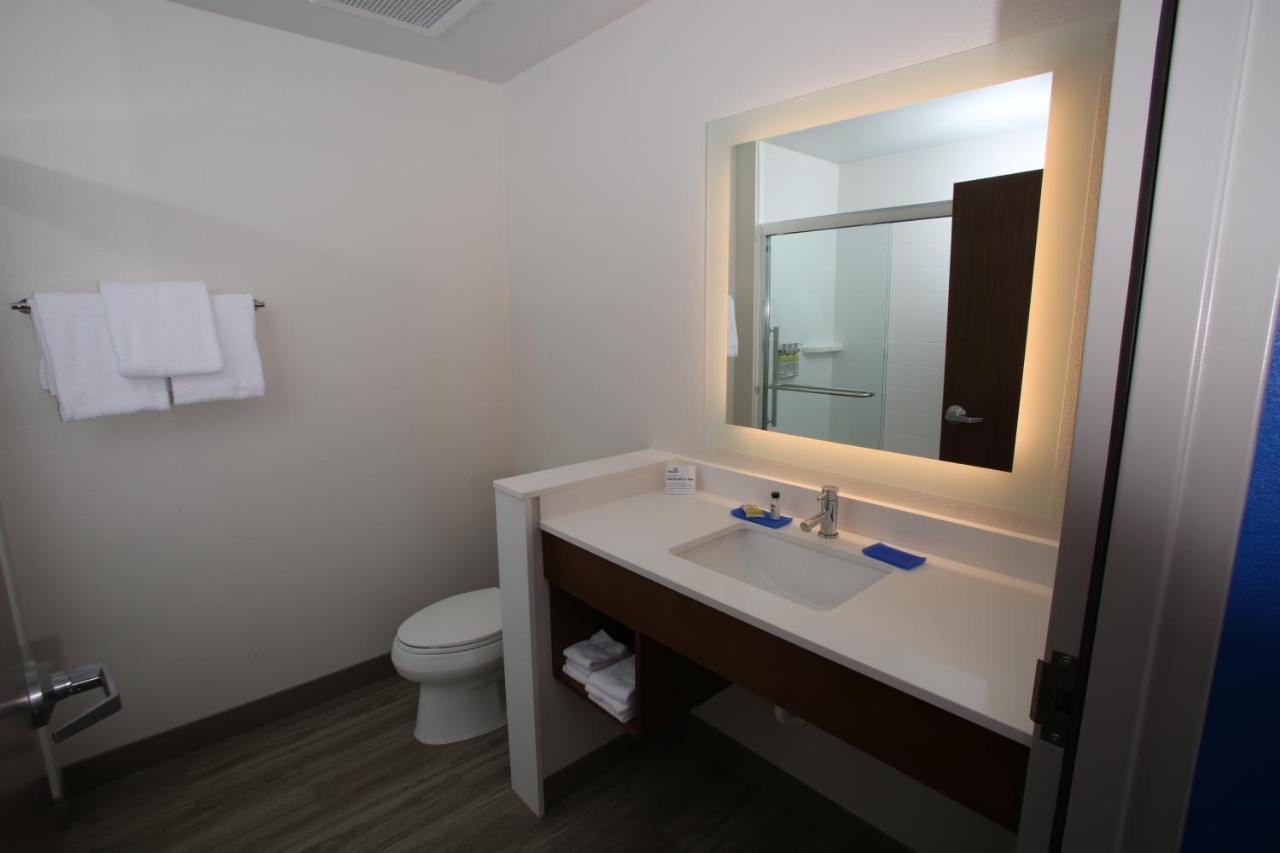 Holiday Inn Express Hotel And Suites Lincoln Airport By Ihg Eksteriør bilde