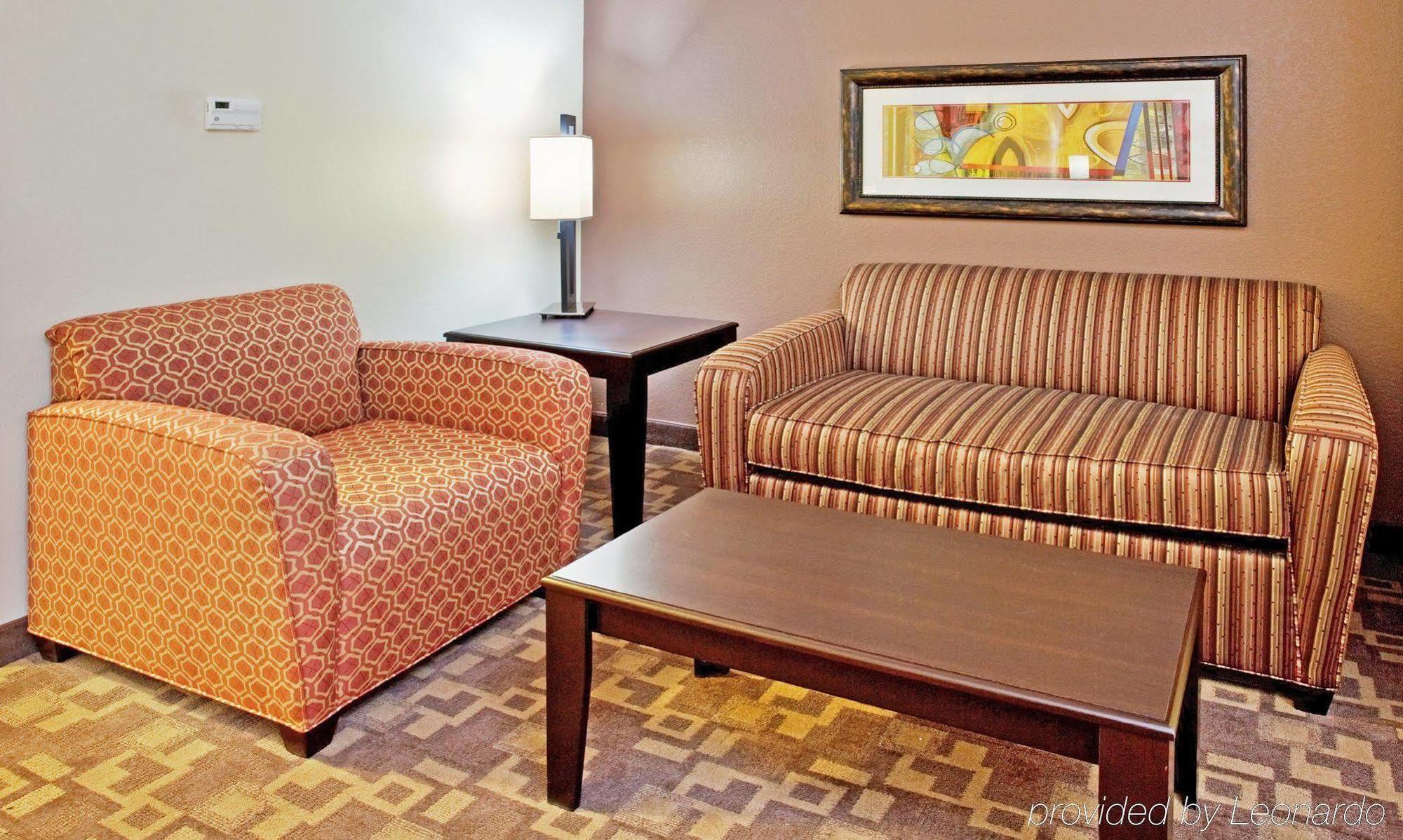 Holiday Inn Express Hotel And Suites Lincoln Airport By Ihg Eksteriør bilde