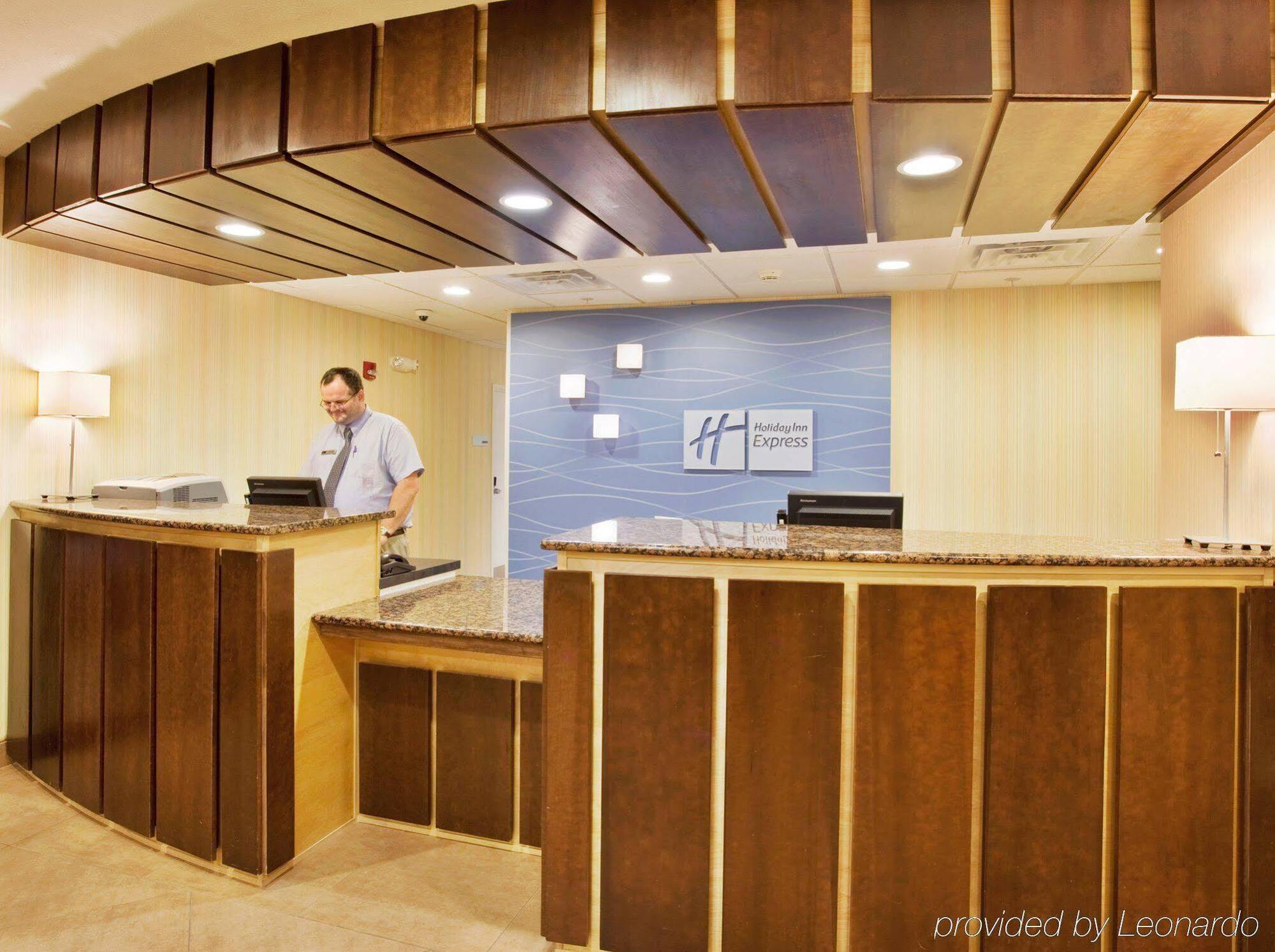Holiday Inn Express Hotel And Suites Lincoln Airport By Ihg Eksteriør bilde