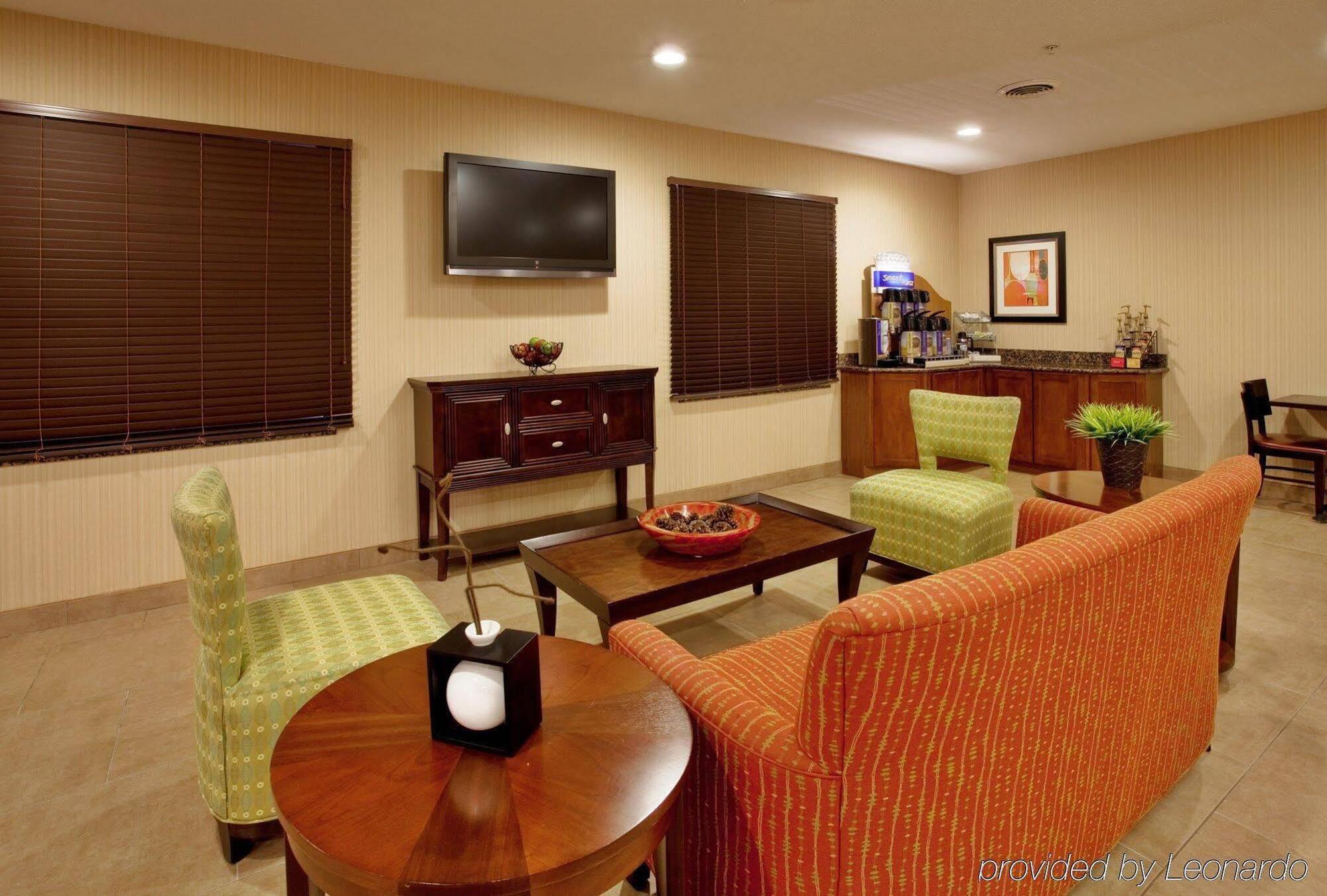 Holiday Inn Express Hotel And Suites Lincoln Airport By Ihg Eksteriør bilde